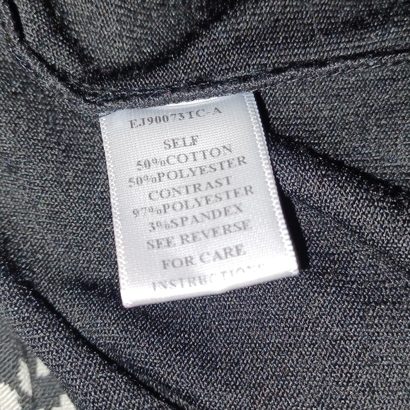 EN CREME AZTEC PRINT structurd Size M. Black and White Geometric Cardigan - Picture 8 of 8